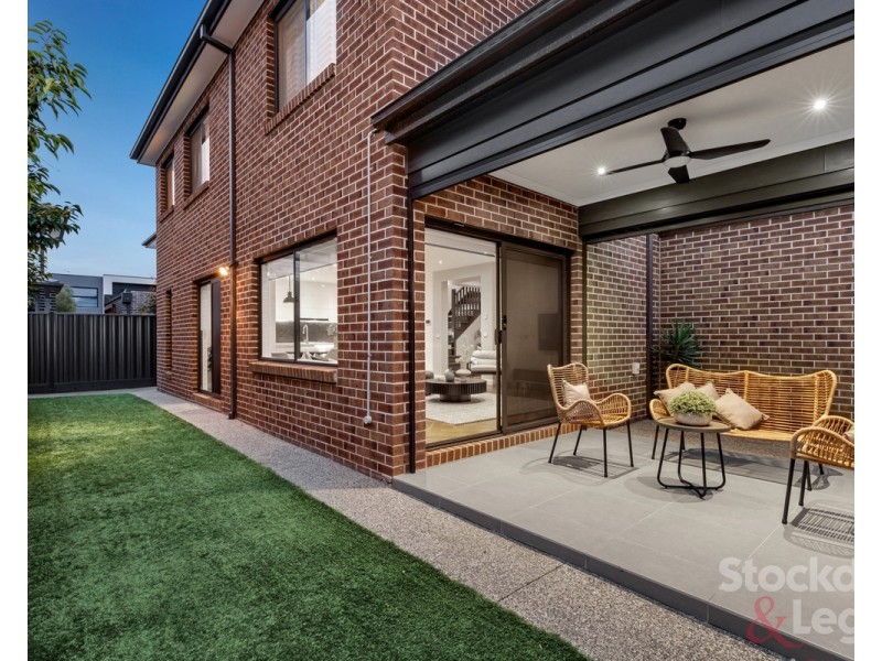 2 Pimbial Court, Hadfield VIC 3046
