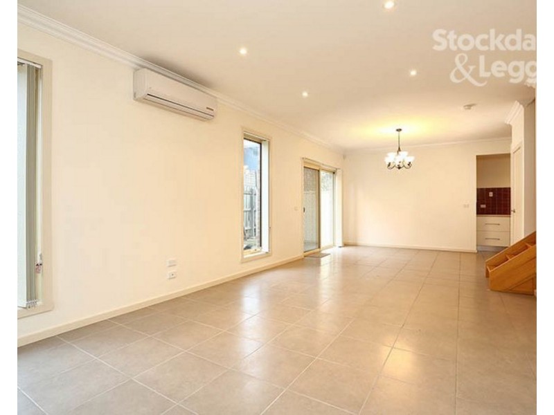 2A Strachan Street, Oak Park VIC 3046