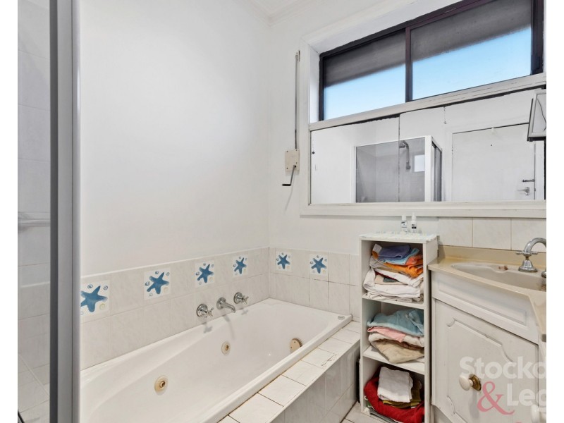 18 Gish Court, Hadfield VIC 3046