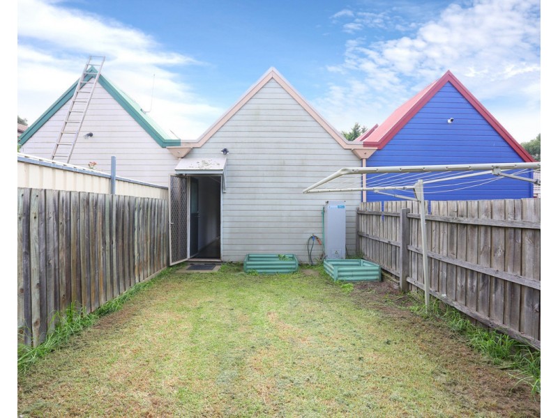 2/9 Sherwood Street, Hadfield VIC 3046