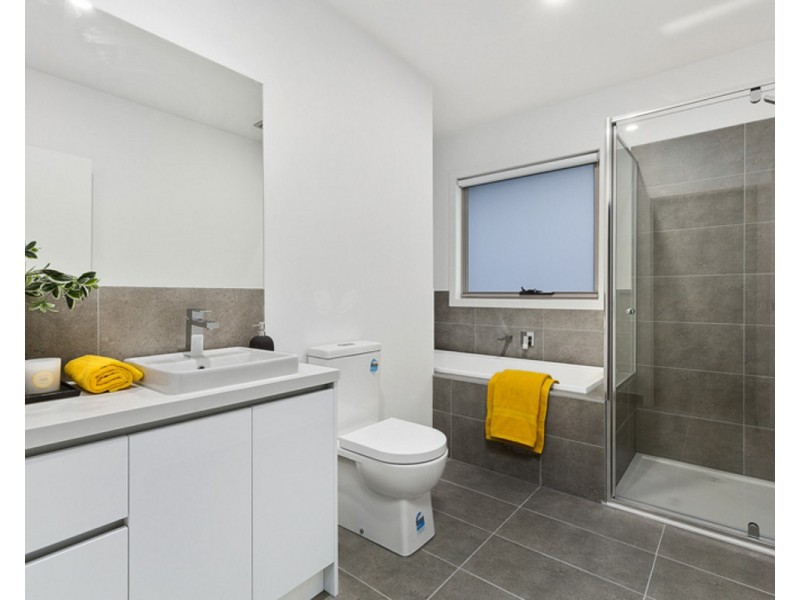 2/1 Cosmos Street, Glenroy VIC 3046
