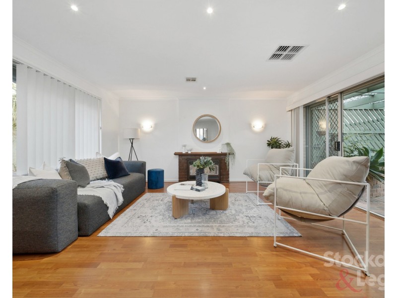 28 Wolverton Drive, Gladstone Park VIC 3043