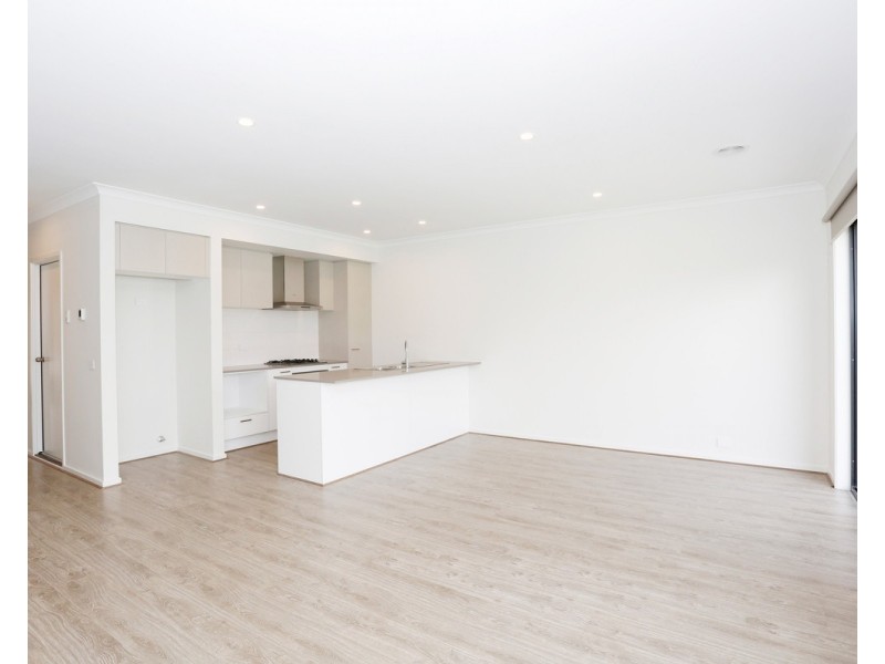 10 Rialto Circuit, Craigieburn VIC 3064