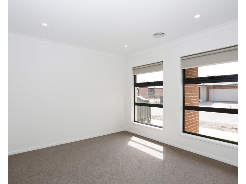 10 Rialto Circuit, Craigieburn VIC 3064