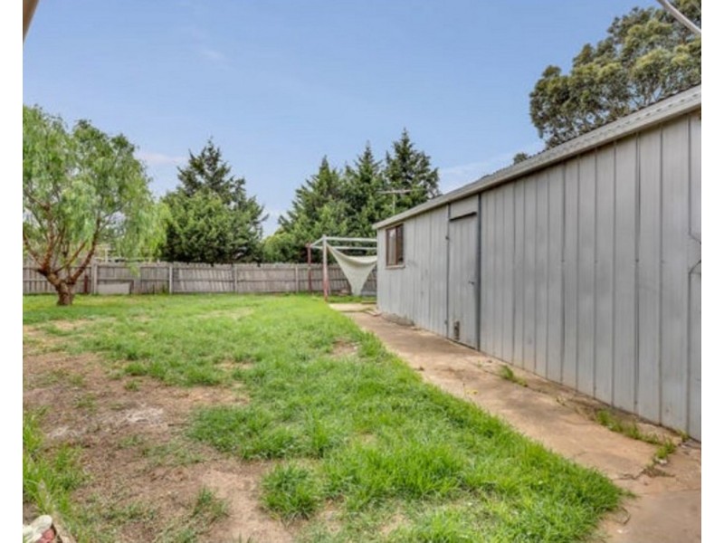 9 Whitehaven Court, Craigieburn VIC 3064