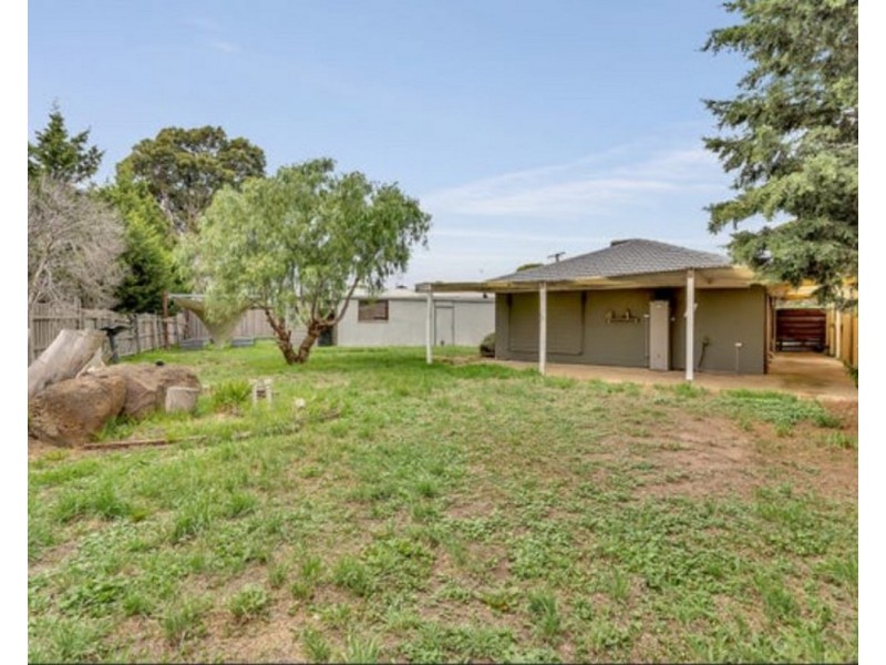 9 Whitehaven Court, Craigieburn VIC 3064