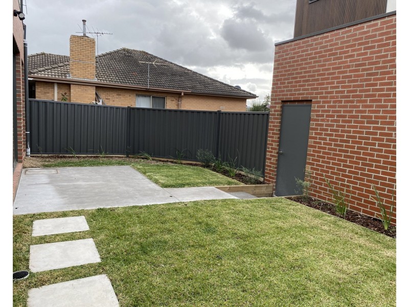 1/24 Maude Avenue, Glenroy VIC 3046