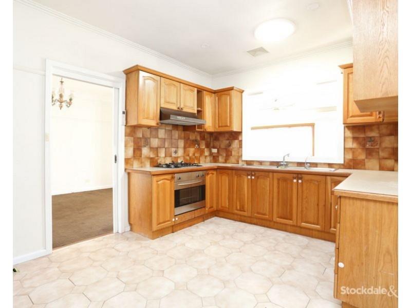 18 Maude Avenue, Glenroy VIC 3046