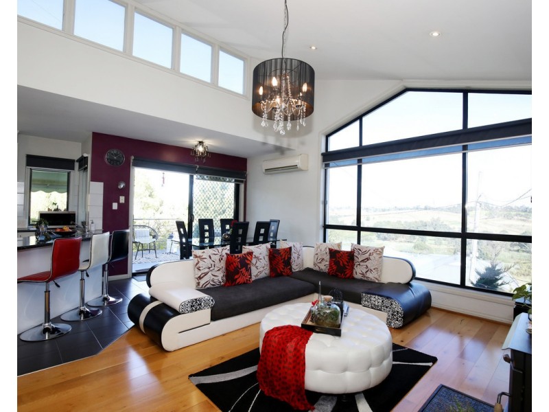 16 Karin Crescent, Glenroy VIC 3046