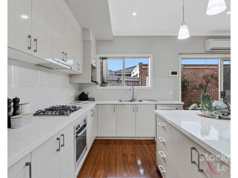 2/44 Gladstone Parade, Glenroy VIC 3046