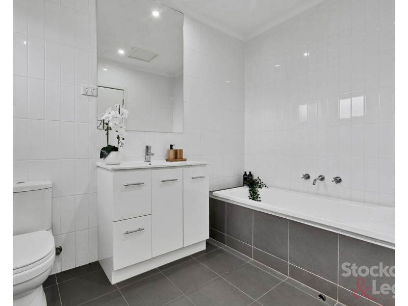 2/44 Gladstone Parade, Glenroy VIC 3046