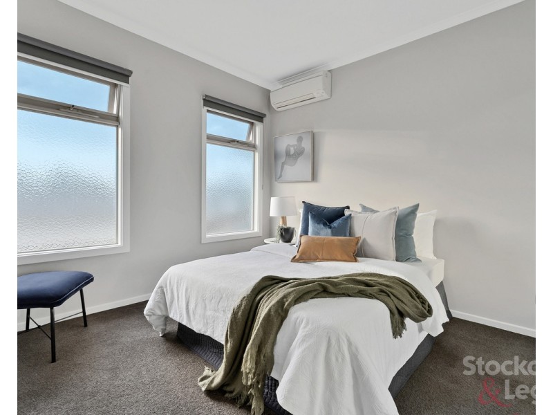 2/44 Gladstone Parade, Glenroy VIC 3046