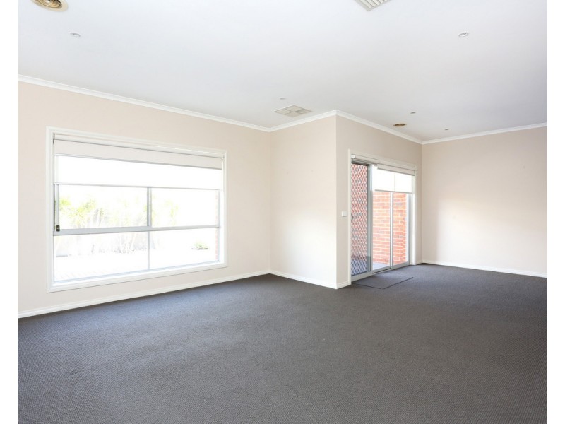 41 Watt Avenue, Oak Park VIC 3046