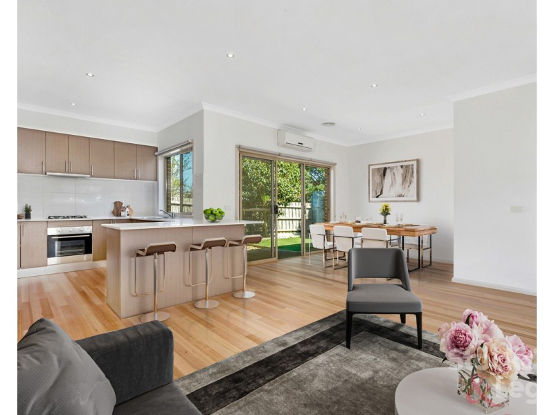 2/25 Ortolan Avenue, Broadmeadows VIC 3047