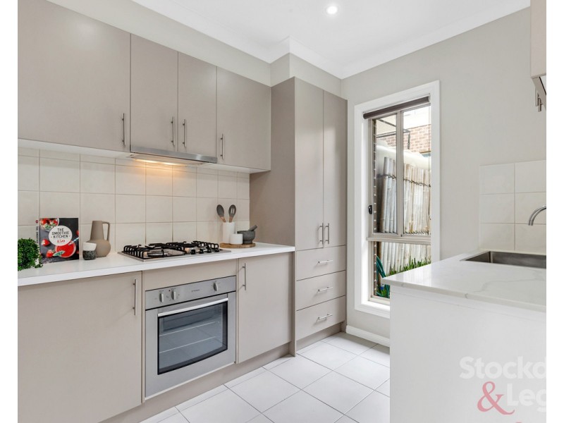 2/66 Sunset Boulevard, Jacana VIC 3047