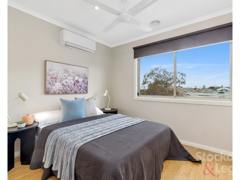 2/66 Sunset Boulevard, Jacana VIC 3047