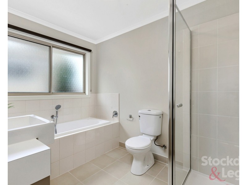 2/66 Sunset Boulevard, Jacana VIC 3047