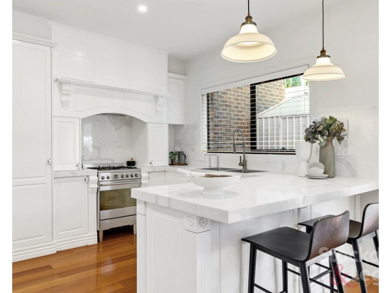 2/9 Hubert Avenue, Glenroy VIC 3046