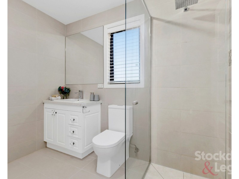 2/9 Hubert Avenue, Glenroy VIC 3046