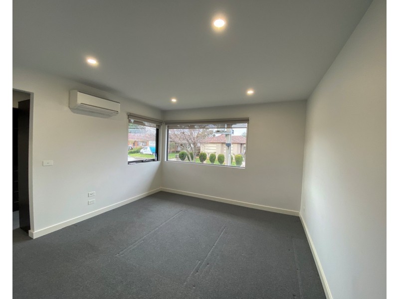 9A Freeland Grove, Jacana VIC 3047