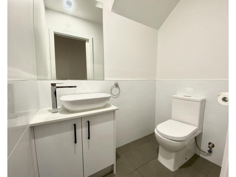 9A Freeland Grove, Jacana VIC 3047