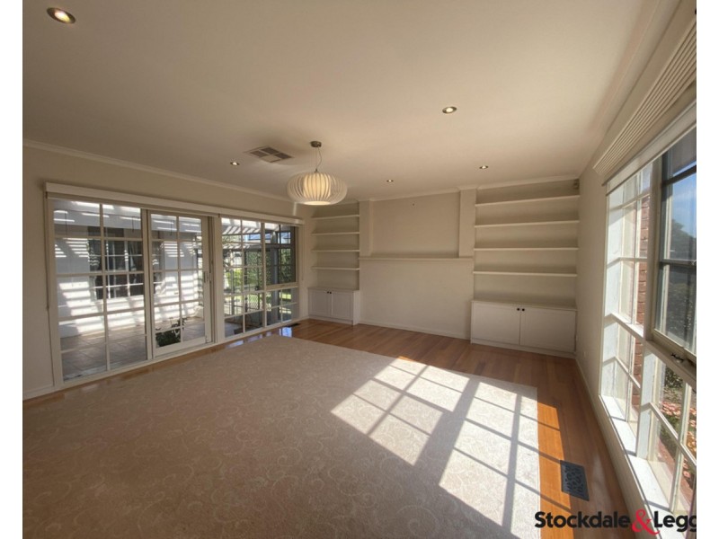 17 Lancaster Court, Greenvale VIC 3059