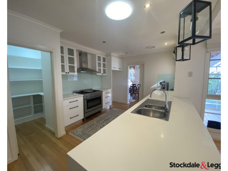 17 Lancaster Court, Greenvale VIC 3059