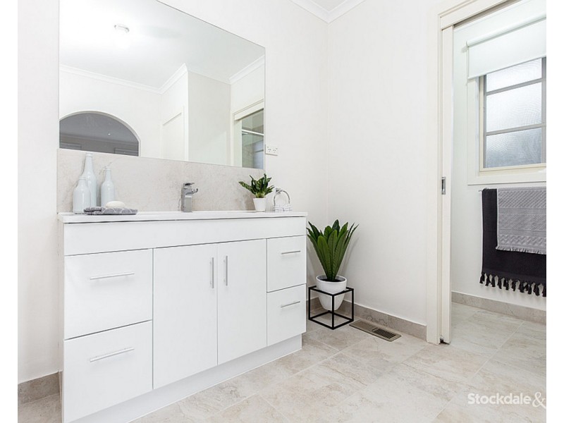 17 Lancaster Court, Greenvale VIC 3059