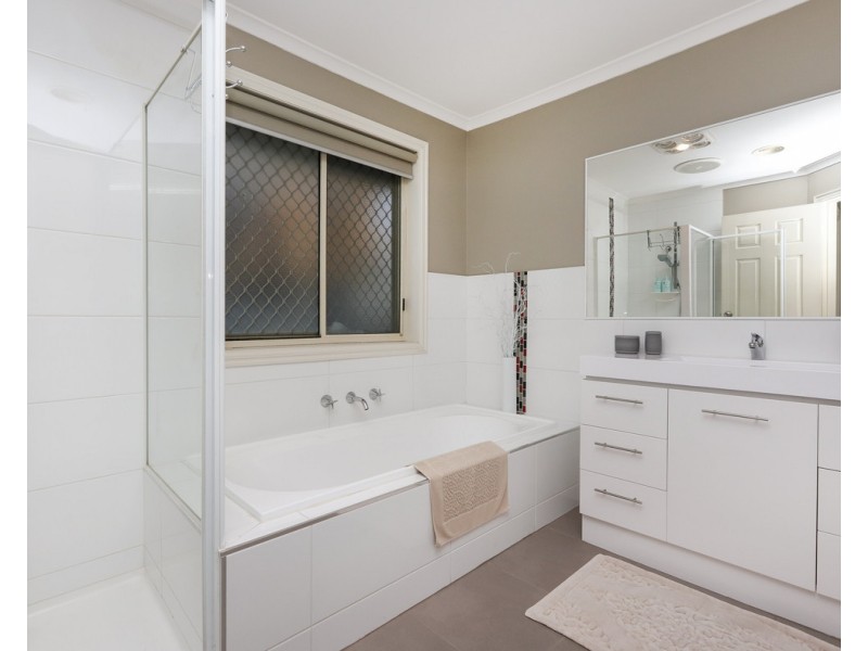 31 Dorset Drive, Greenvale VIC 3059