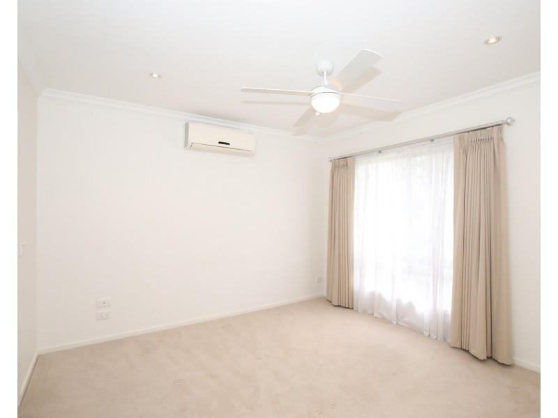 12 Forbes Grove, Oak Park VIC 3046