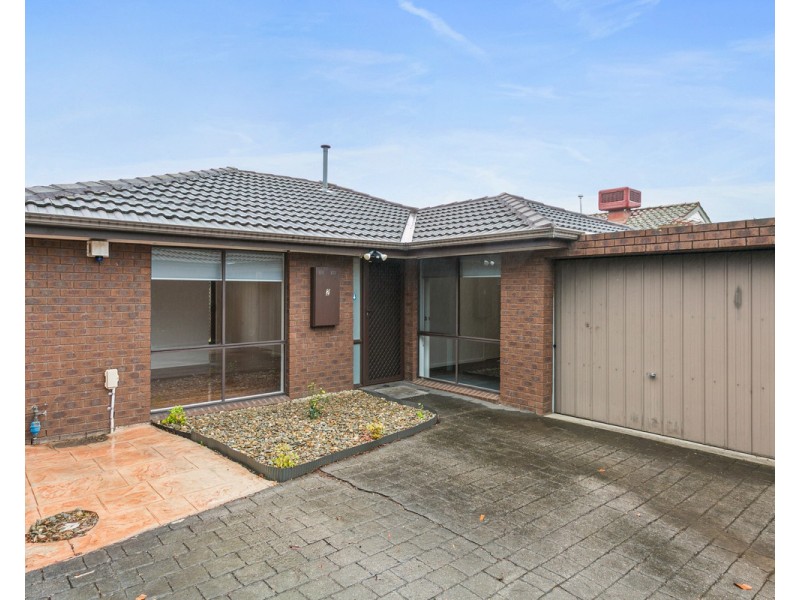 2/118 Morris Street, Sunshine VIC 3020