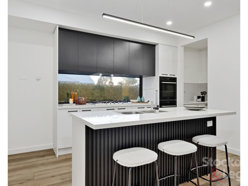 33A Anselm Grove, Glenroy VIC 3046