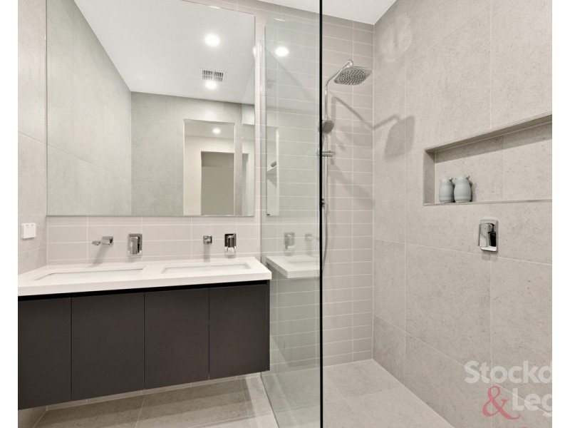 33A Anselm Grove, Glenroy VIC 3046