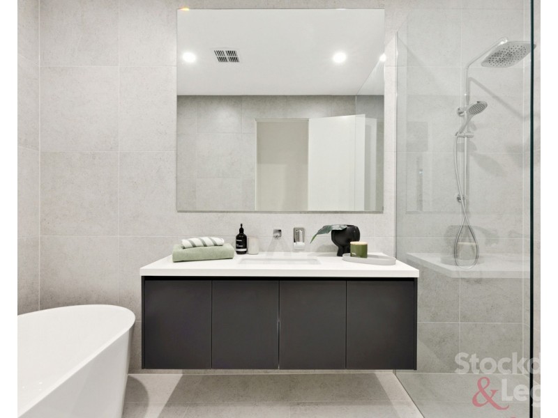 33A Anselm Grove, Glenroy VIC 3046
