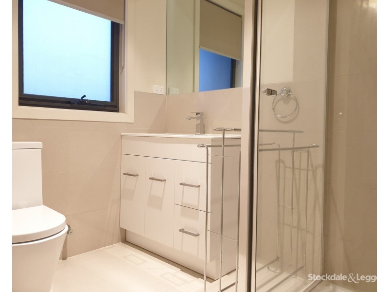 1/4 Avion Place, Westmeadows VIC 3049