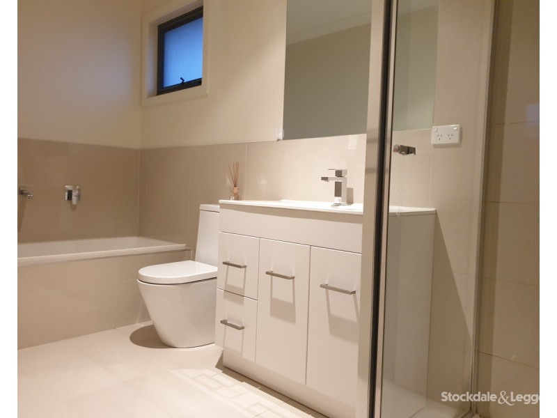 1/4 Avion Place, Westmeadows VIC 3049