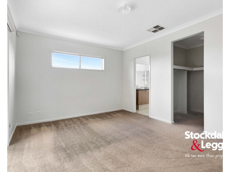 4 Oak Leaf Street, Greenvale VIC 3059