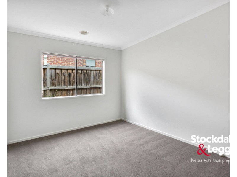 4 Oak Leaf Street, Greenvale VIC 3059