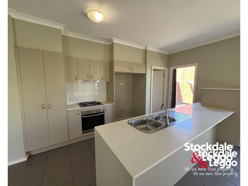 26 Dempster Drive, Craigieburn VIC 3064