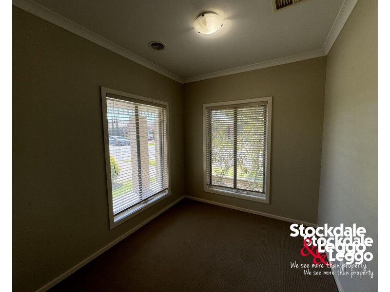 26 Dempster Drive, Craigieburn VIC 3064
