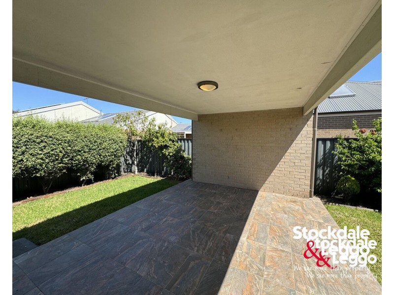 26 Dempster Drive, Craigieburn VIC 3064