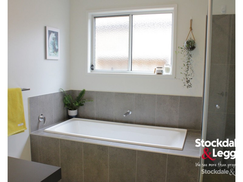 31 Lavinia Street, Greenvale VIC 3059