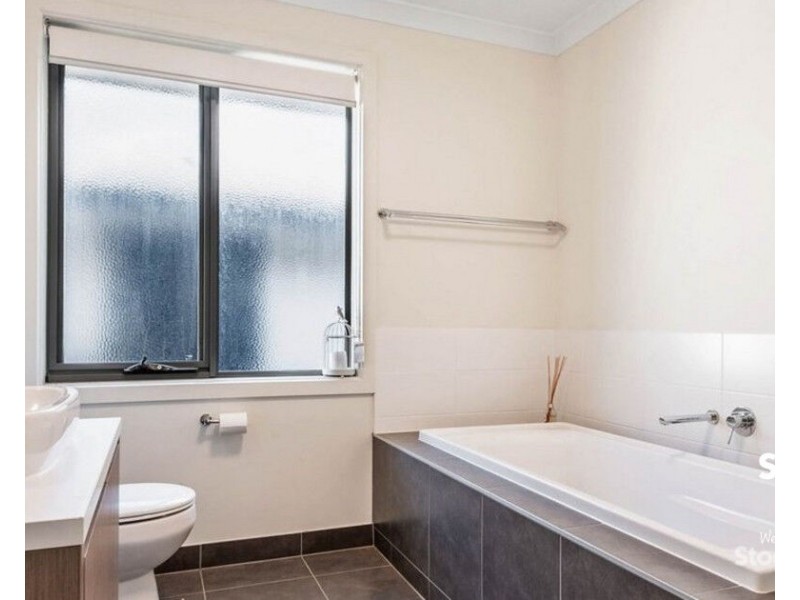 7 Erinbank Crescent, Westmeadows VIC 3049
