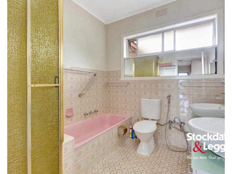 102 Outlook Drive, Glenroy VIC 3046