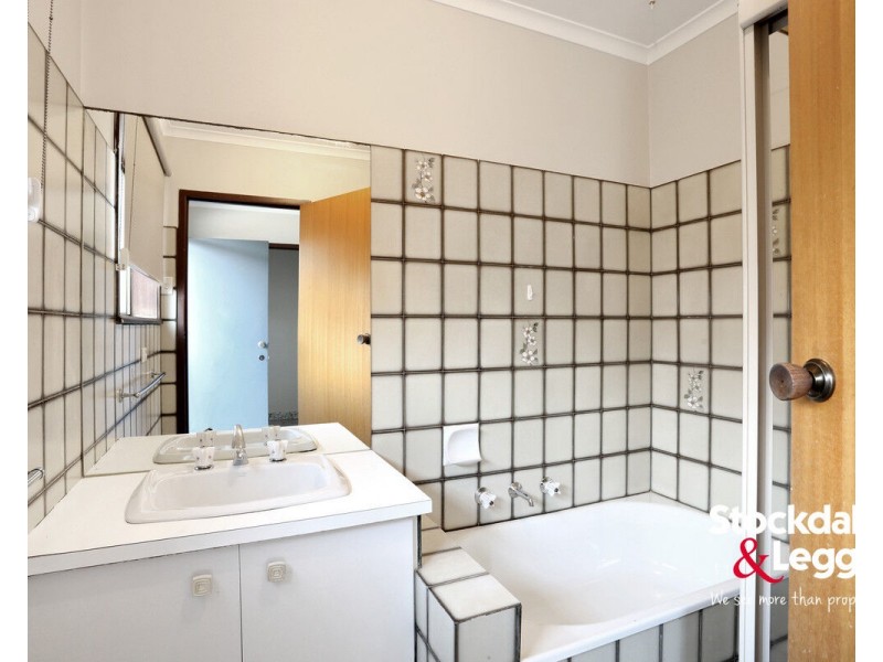 1/22 GLADSTONE Parade, Glenroy VIC 3046