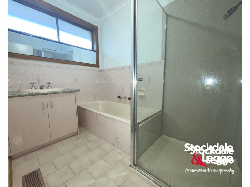 8 Banksia Place, Meadow Heights VIC 3048