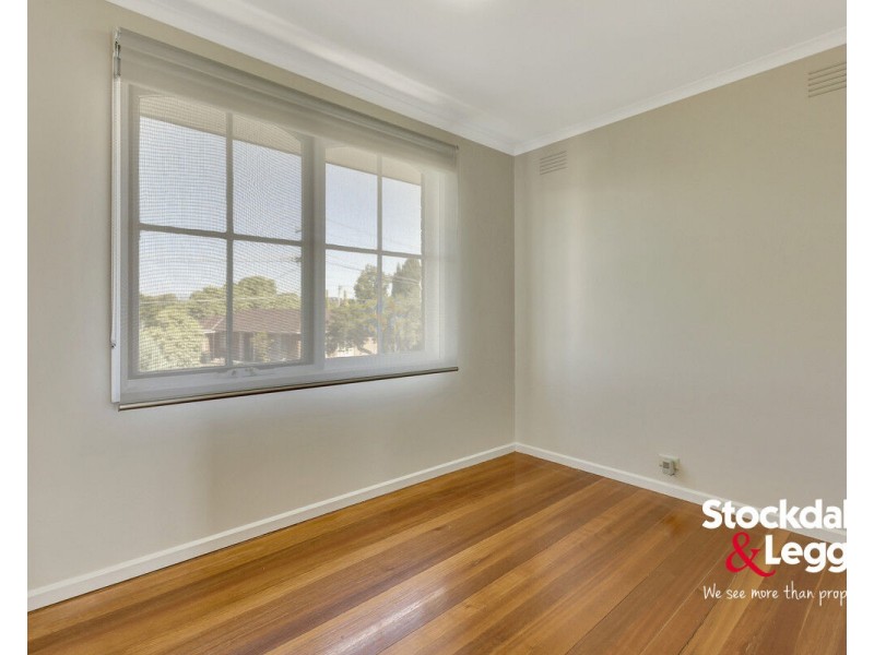 1 Elvin Close, Gladstone Park VIC 3043