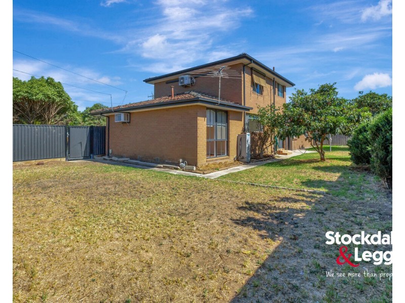 1 Elvin Close, Gladstone Park VIC 3043