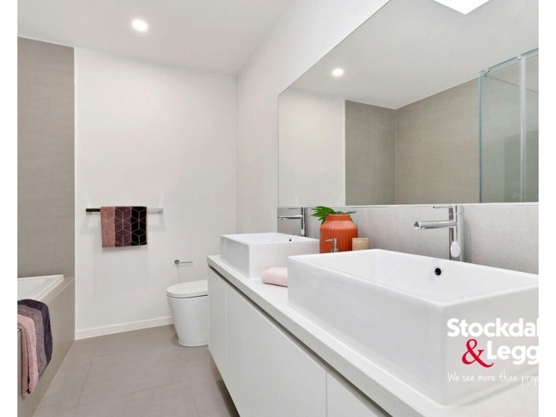 14/111-115 Augustine Terrace, Glenroy VIC 3046