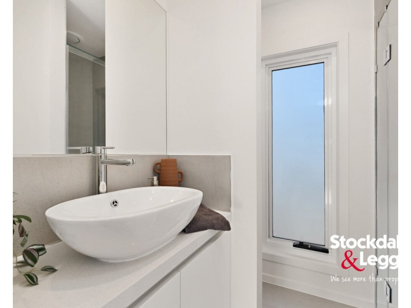 12/111-115 Augustine Terrace, Glenroy VIC 3046